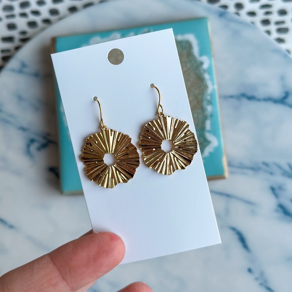Gold dainty earrings